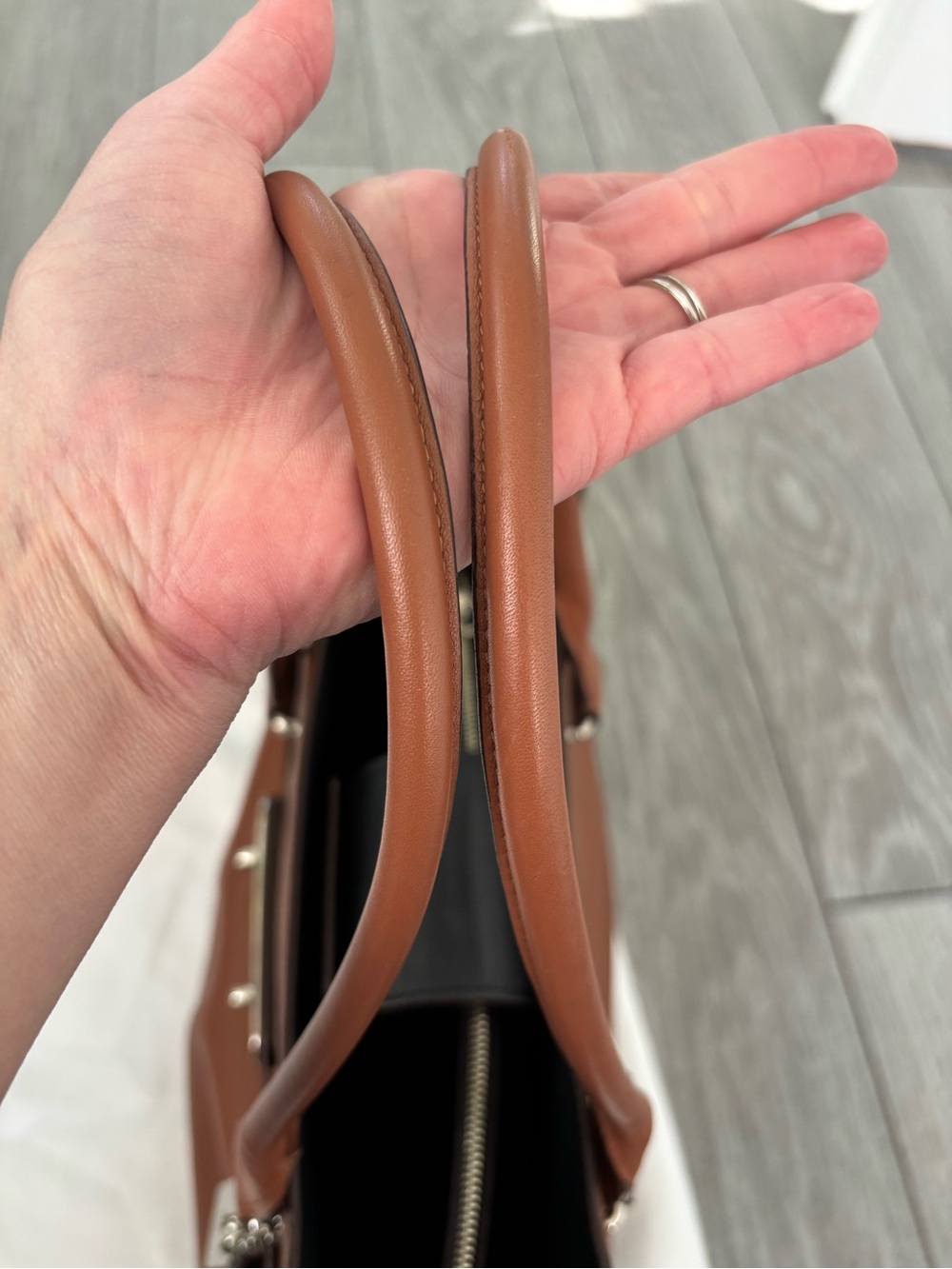 Coach Swagger bag in brown in GORGEOUS condition. Comes w branded dustbag. - Picture 7 of 12